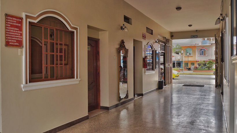 Imagen de los interiores del Hotel Vallejo. Foto 14