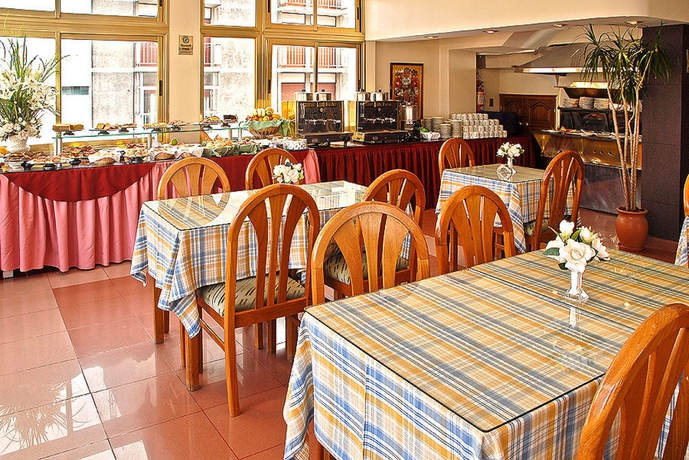 Imagen del bar/restaurante del Hotel Valles. Foto 5