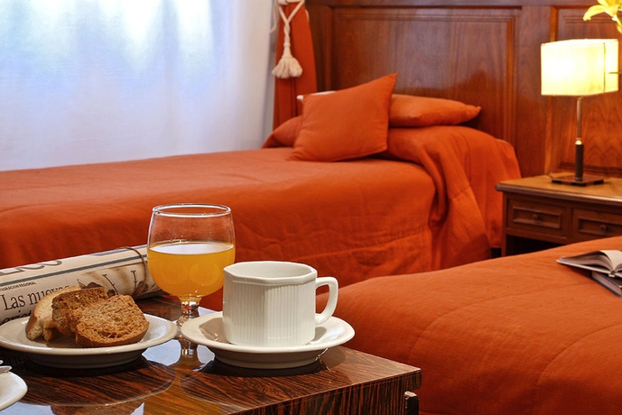Imagen de la habitación del Hotel Valles. Foto 7