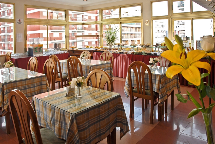 Imagen de los interiores del Hotel Valles. Foto 14