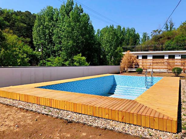 Imagen de la piscina del Hotel Valley Hotel. Foto 20