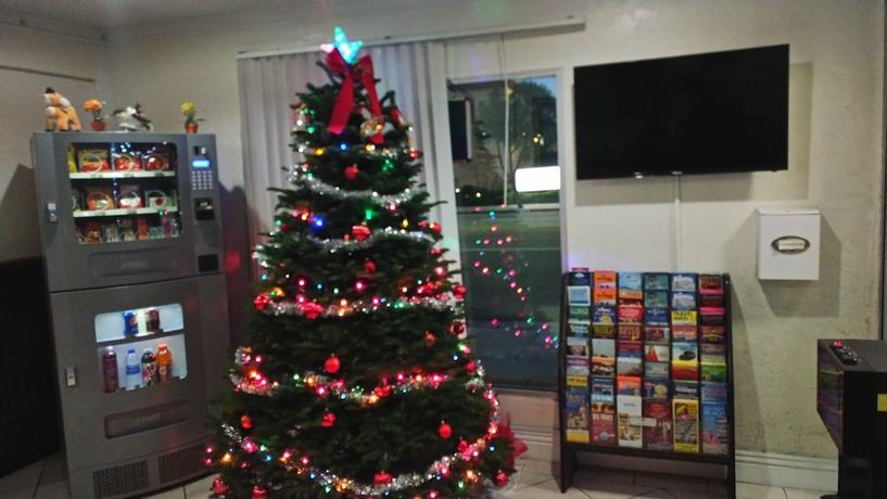 Imagen de los interiores del Hotel Valley, Rosemead. Foto 20