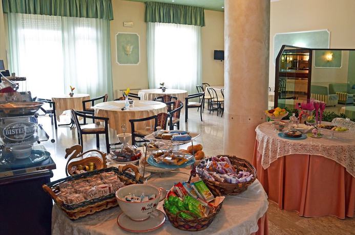 Imagen del bar/restaurante del Hotel Vallisdea. Foto 7