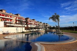 Imagen de la piscina del Hotel Valls De Cala Domingos. Foto 5