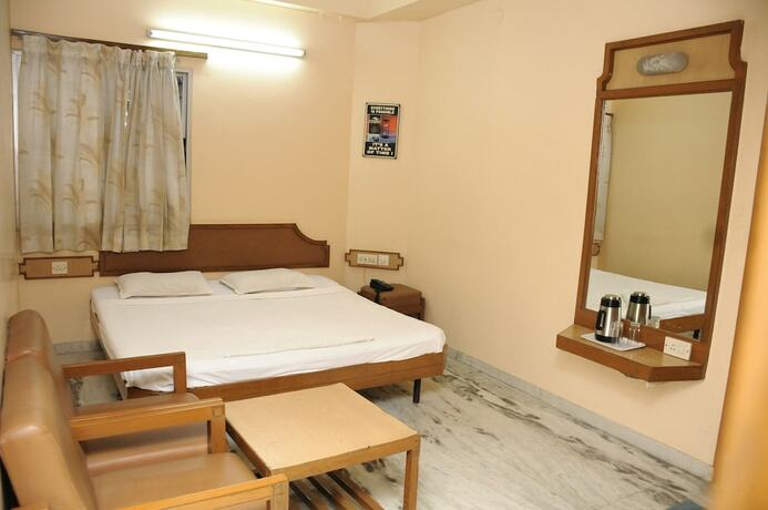 Imagen de la habitación del Hotel Valluvar. Foto 5