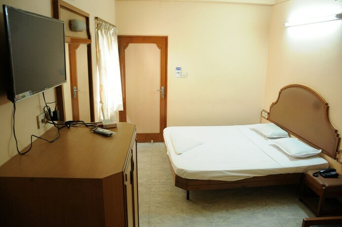 Imagen de la habitación del Hotel Valluvar. Foto 6
