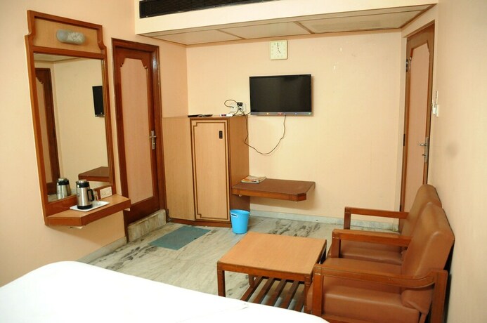 Imagen de la habitación del Hotel Valluvar. Foto 7