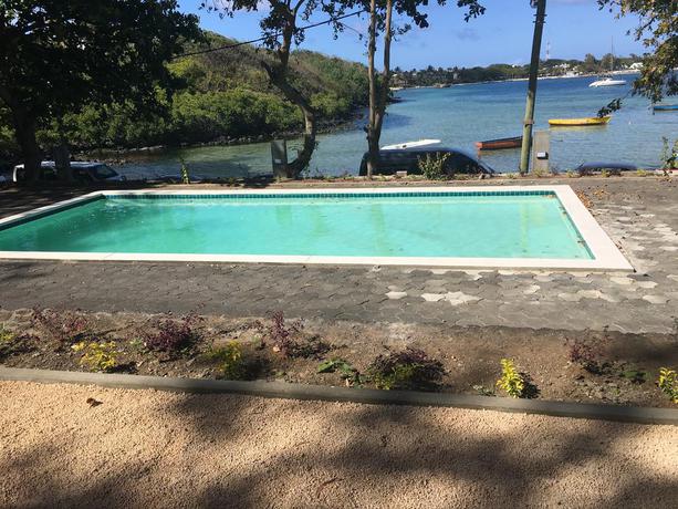 Imagen de la piscina del Hotel Valmarin Seafront Apartments. Foto 5