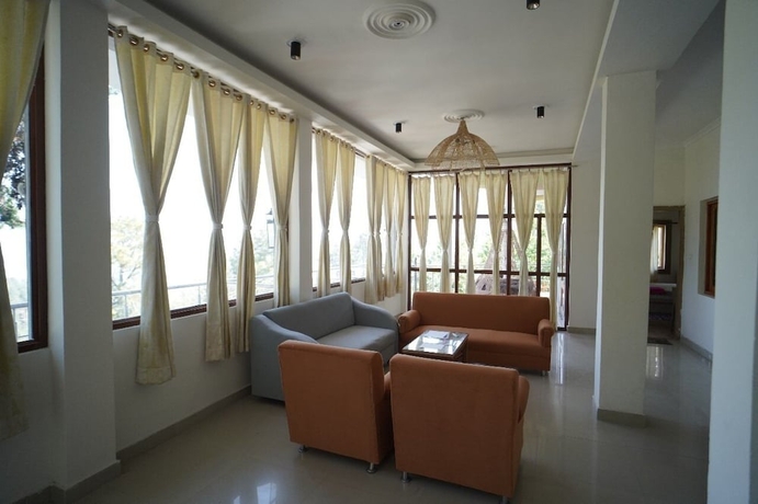 Imagen de los interiores del Hotel Valna Estate Mountain View Kausani By HRG. Foto 8