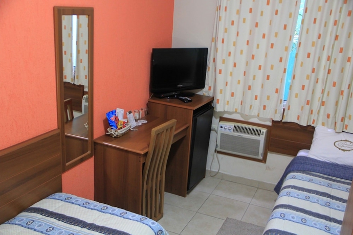 Imagen de la habitación del Hotel Valparaiso. Foto 4