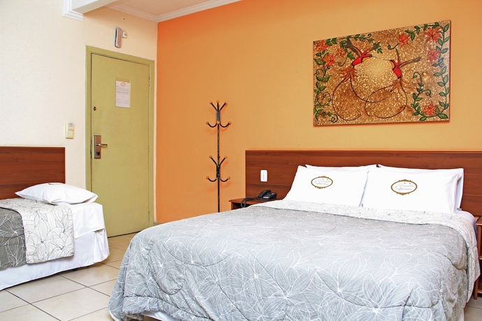 Imagen de la habitación del Hotel Valparaiso. Foto 15