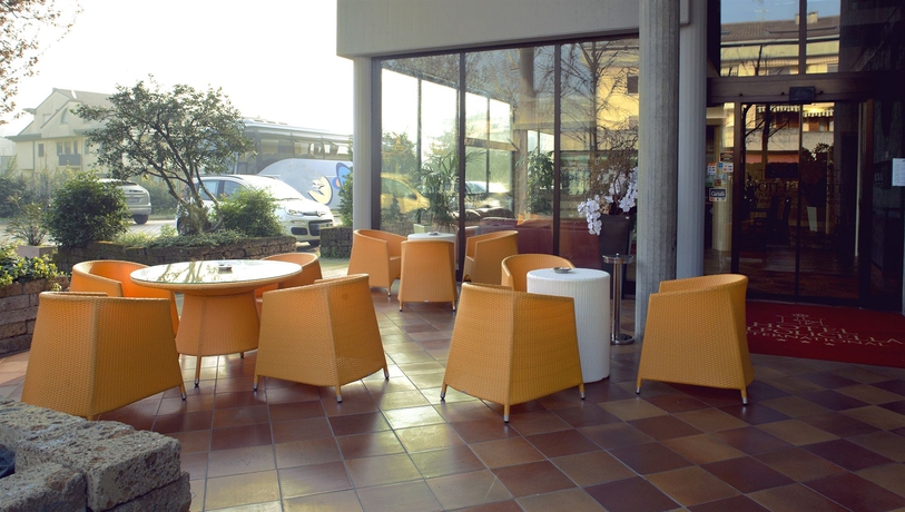 Imagen de los exteriores del Hotel Valpolicella International. Foto 16