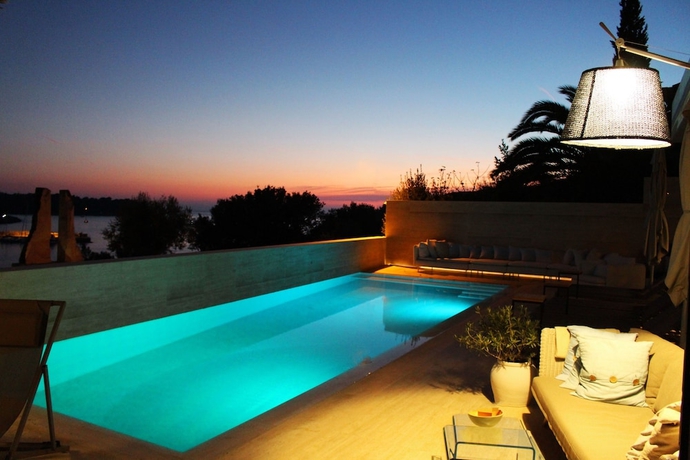 Imagen de la piscina del Hotel Valsabbion. Foto 16
