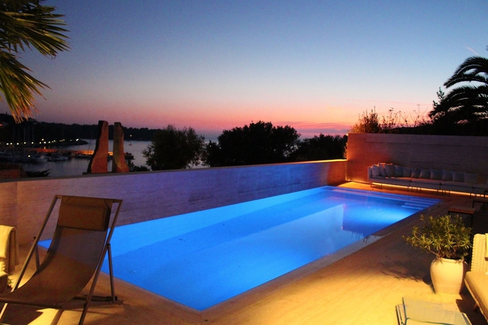Imagen de la piscina del Hotel Valsabbion. Foto 17