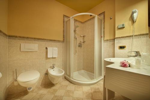 Imagen de la habitación del Hotel Valtellina. Foto 4