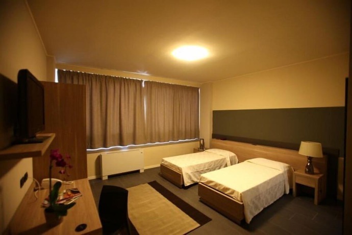 Imagen de la habitación del Hotel Valtidone. Foto 4