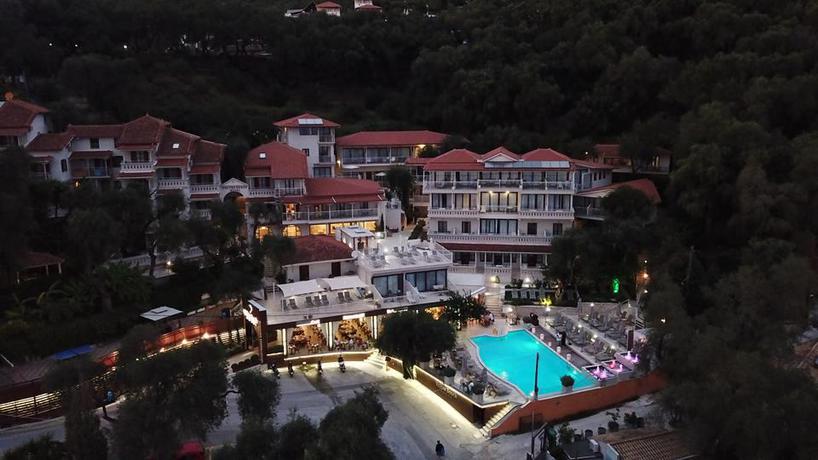 Imagen de los exteriores del Hotel Valtos Beach. Foto 5