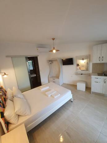 Imagen de la habitación del Hotel Valtos Ionion. Foto 17