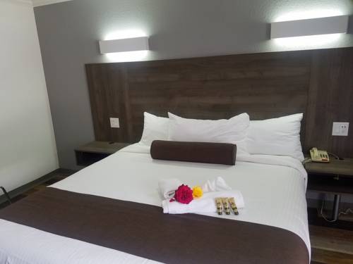 Imagen de la habitación del Hotel Value Inn Bellflower. Foto 3