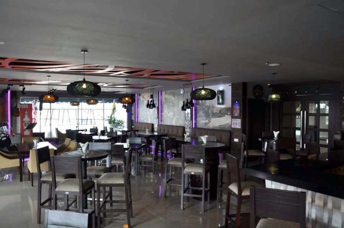 Imagen del bar/restaurante del Hotel Valya. Foto 2