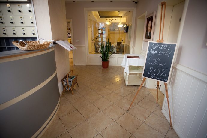 Imagen de los interiores del Hotel Valz. Foto 19