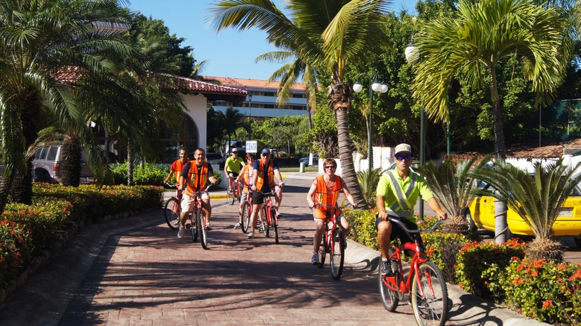 Imagen de los exteriores del Hotel Vamar Vallarta All Inclusive Marina and Beach Resort. Foto 11