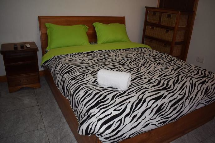 Imagen de la habitación del Hotel Van Der Salle. Foto 8