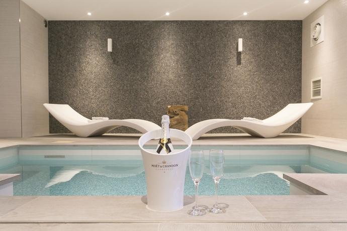 Imagen de la piscina del Hotel Van Der Valk Akersloot. Foto 16