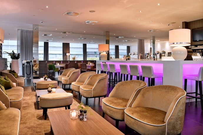 Imagen del bar/restaurante del Hotel Van Der Valk Amersfoort A1. Foto 2
