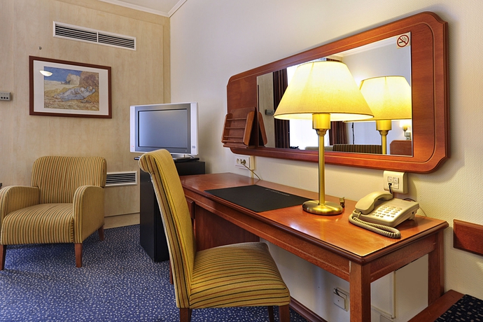 Imagen de la habitación del Hotel Van Der Valk Antwerpen. Foto 8