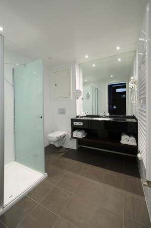 Imagen de la habitación del Hotel Van Der Valk Brussels Airport. Foto 12