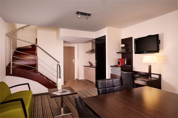 Imagen de la habitación del Hotel Van Der Valk Charleroi Airport. Foto 17