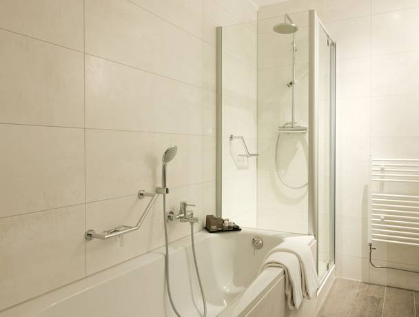 Imagen de la habitación del Hotel Van Der Valk De Gouden Leeuw. Foto 6