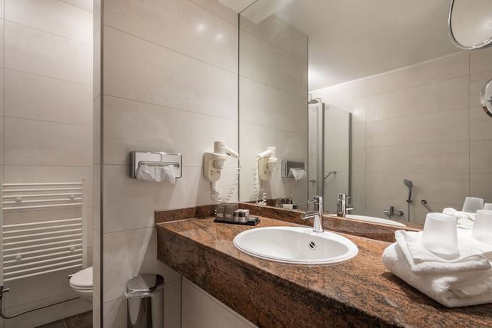 Imagen de la habitación del Hotel Van Der Valk De Gouden Leeuw. Foto 8