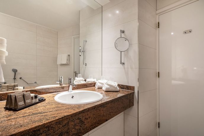 Imagen de la habitación del Hotel Van Der Valk De Gouden Leeuw. Foto 11