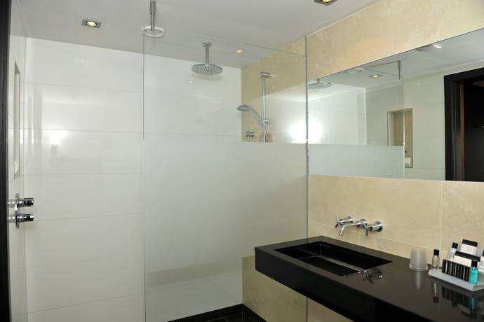 Imagen de la habitación del Hotel Van Der Valk De Gouden Leeuw. Foto 12