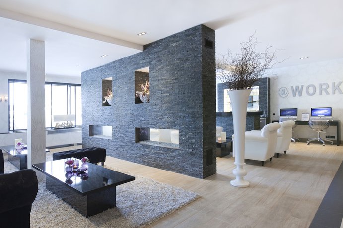 Imagen del bar/restaurante del Hotel Van Der Valk De Gouden Leeuw. Foto 2