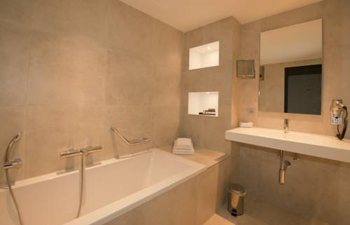 Imagen de la habitación del Hotel Van Der Valk Hengelo. Foto 2