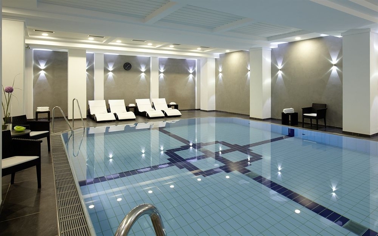 Imagen de la piscina del Hotel Van Der Valk Hildesheim. Foto 11