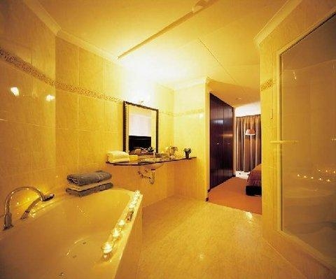 Imagen de la habitación del Hotel Van Der Valk Maastricht. Foto 5