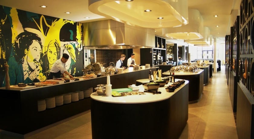 Imagen del bar/restaurante del Hotel Van Der Valk Maastricht. Foto 2