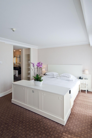 Imagen de la habitación del Hotel Van Der Valk Palace Noordwijk. Foto 6