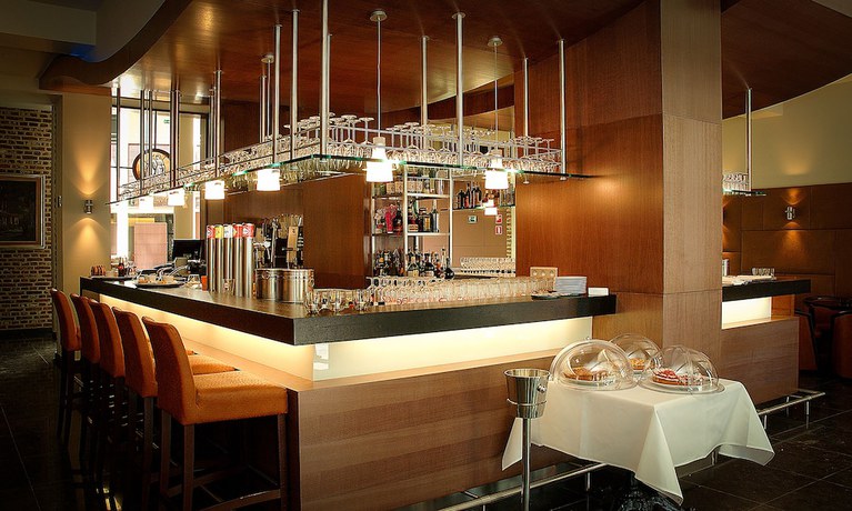 Imagen del bar/restaurante del Hotel Van Eyck, Maaseik. Foto 3