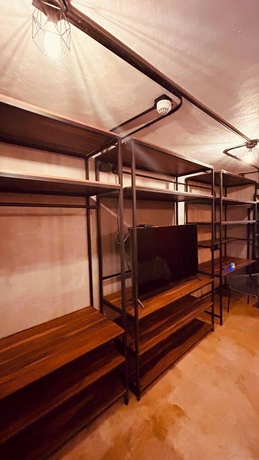 Imagen de la habitación del Hotel Van Gogh Airport. Foto 11