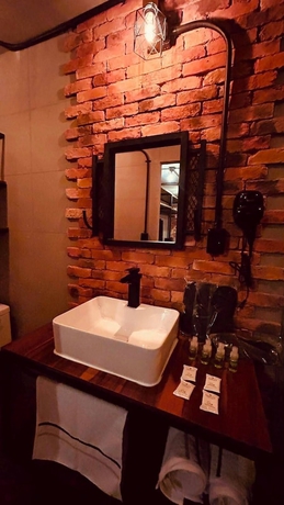 Imagen de la habitación del Hotel Van Gogh Airport. Foto 13