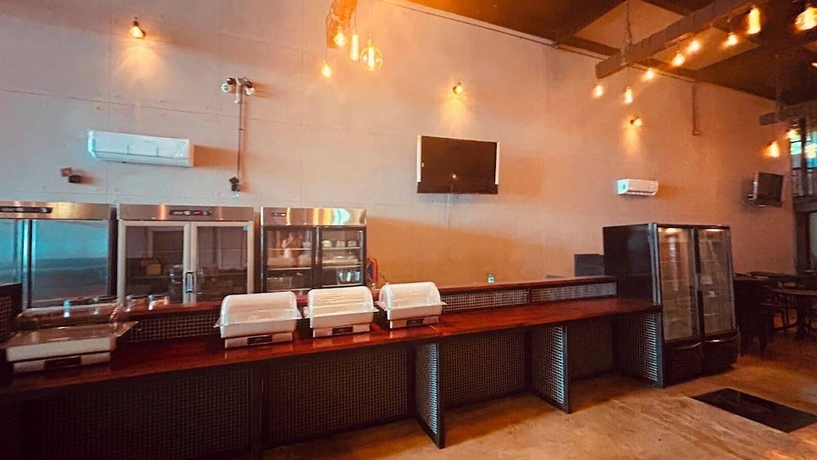 Imagen del bar/restaurante del Hotel Van Gogh Airport. Foto 1