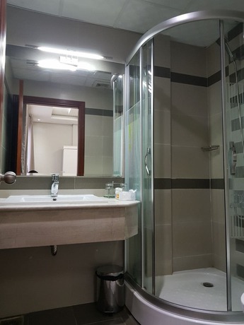 Imagen de la habitación del Hotel Van Ha, Ho Chi Minh. Foto 11