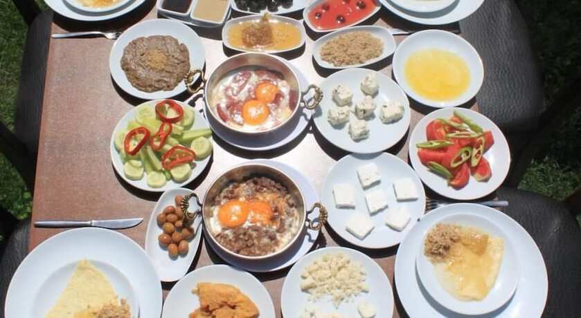 Imagen del bar/restaurante del Hotel Van Sahmaran. Foto 6