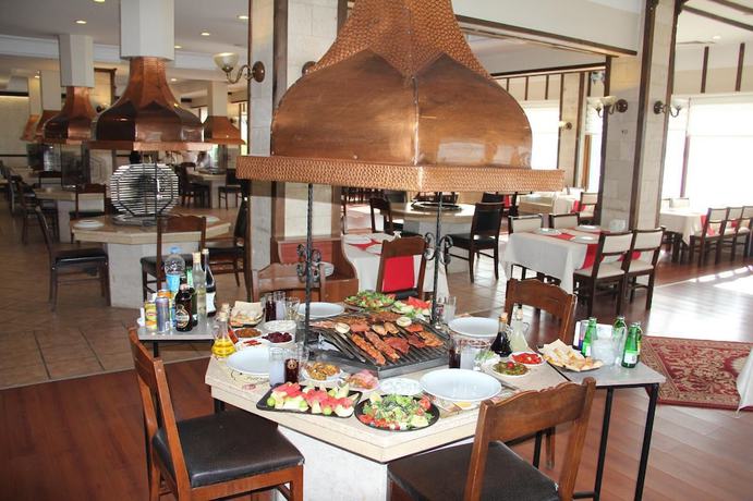 Imagen del bar/restaurante del Hotel Van Sahmaran. Foto 7