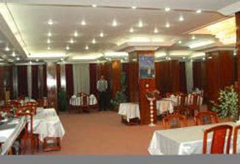 Imagen del bar/restaurante del Hotel Van Yakut. Foto 2